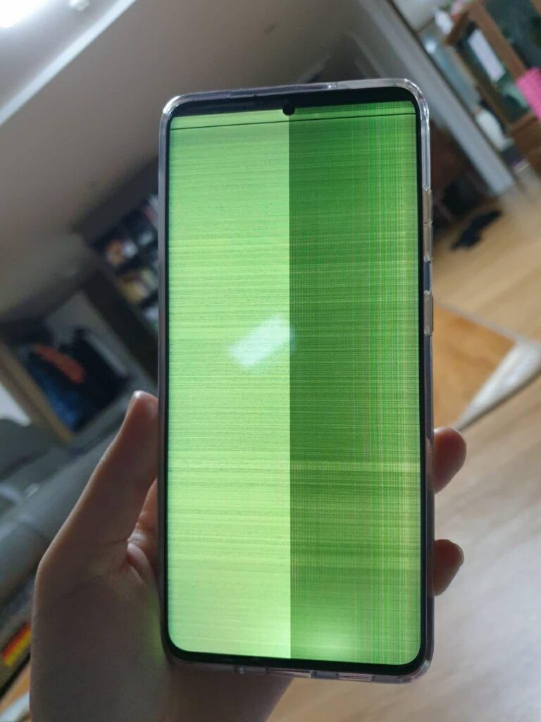 Aparecen líneas verdes o blancas