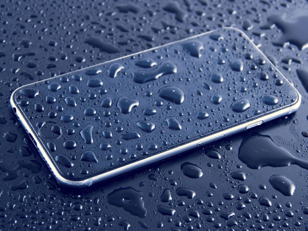 Mojado el movil