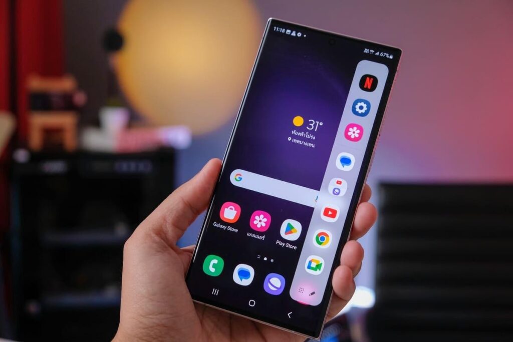 Pantalla Samsung visible en exteriores gracias a su alto nivel de brillo
